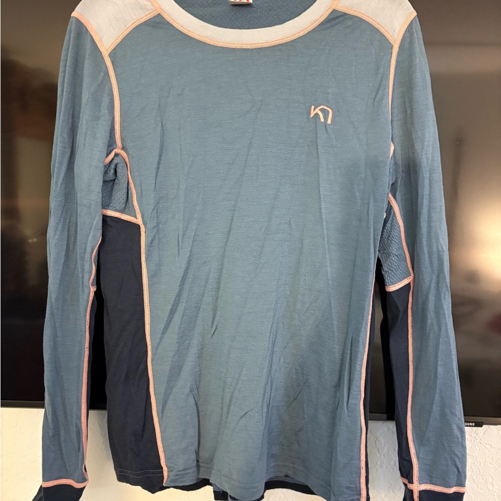 Kari Traa Woman’s Blue Long-Sleeve Base Layer Shirt